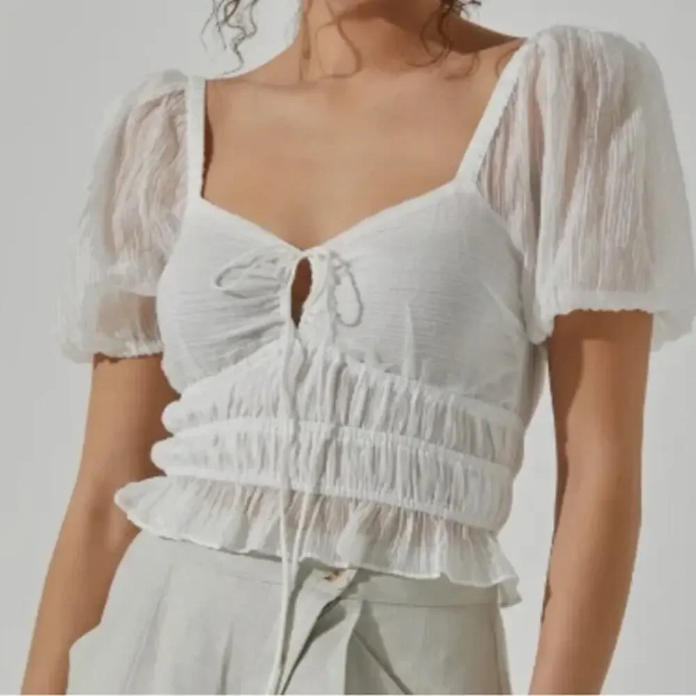 ASTR The Label White Smocked Puff Sleeve Crop Top XS Romantic Cottagecore 🌼